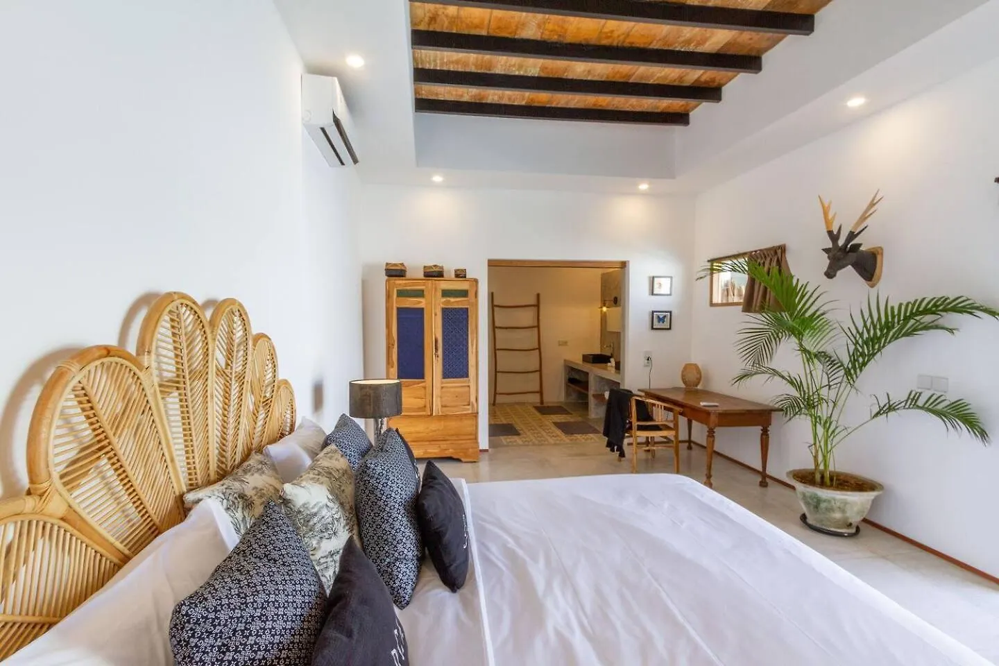 Villa Jannu By Dreamawaybali Seminyak