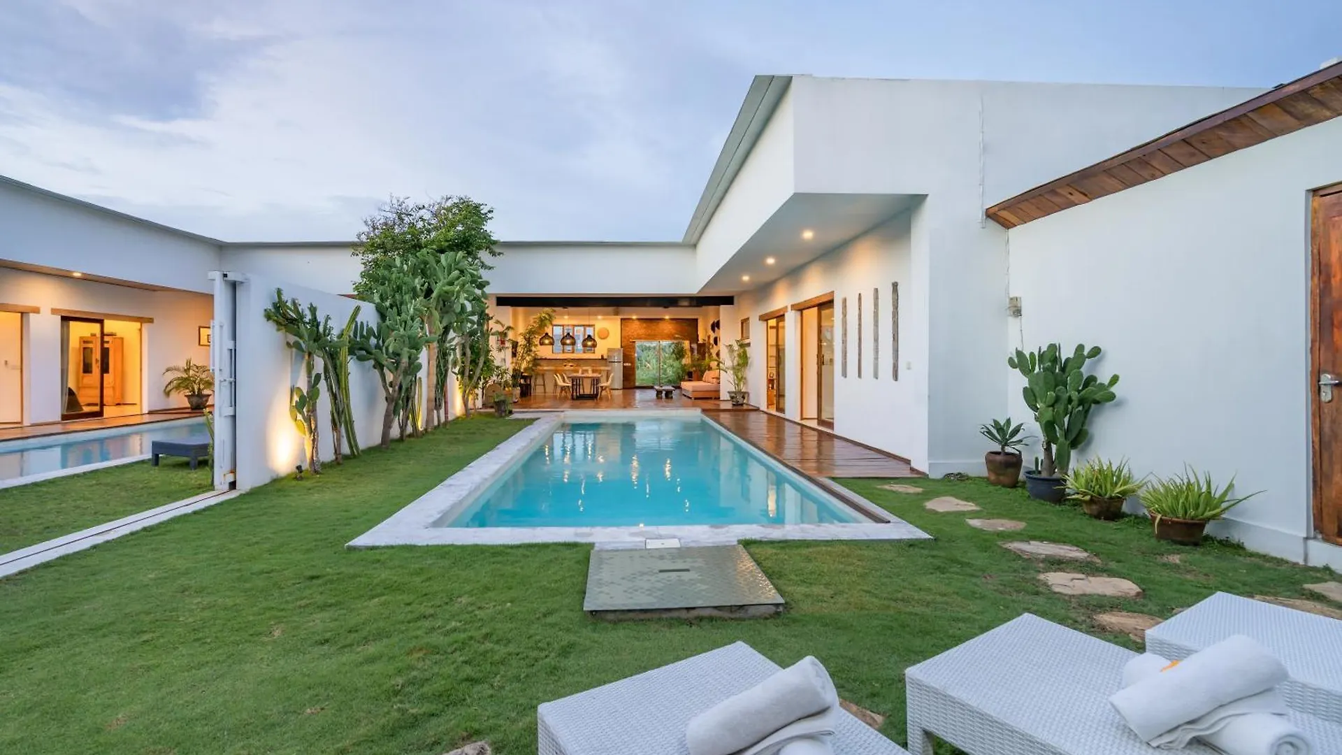 Villa Jannu By Dreamawaybali Seminyak