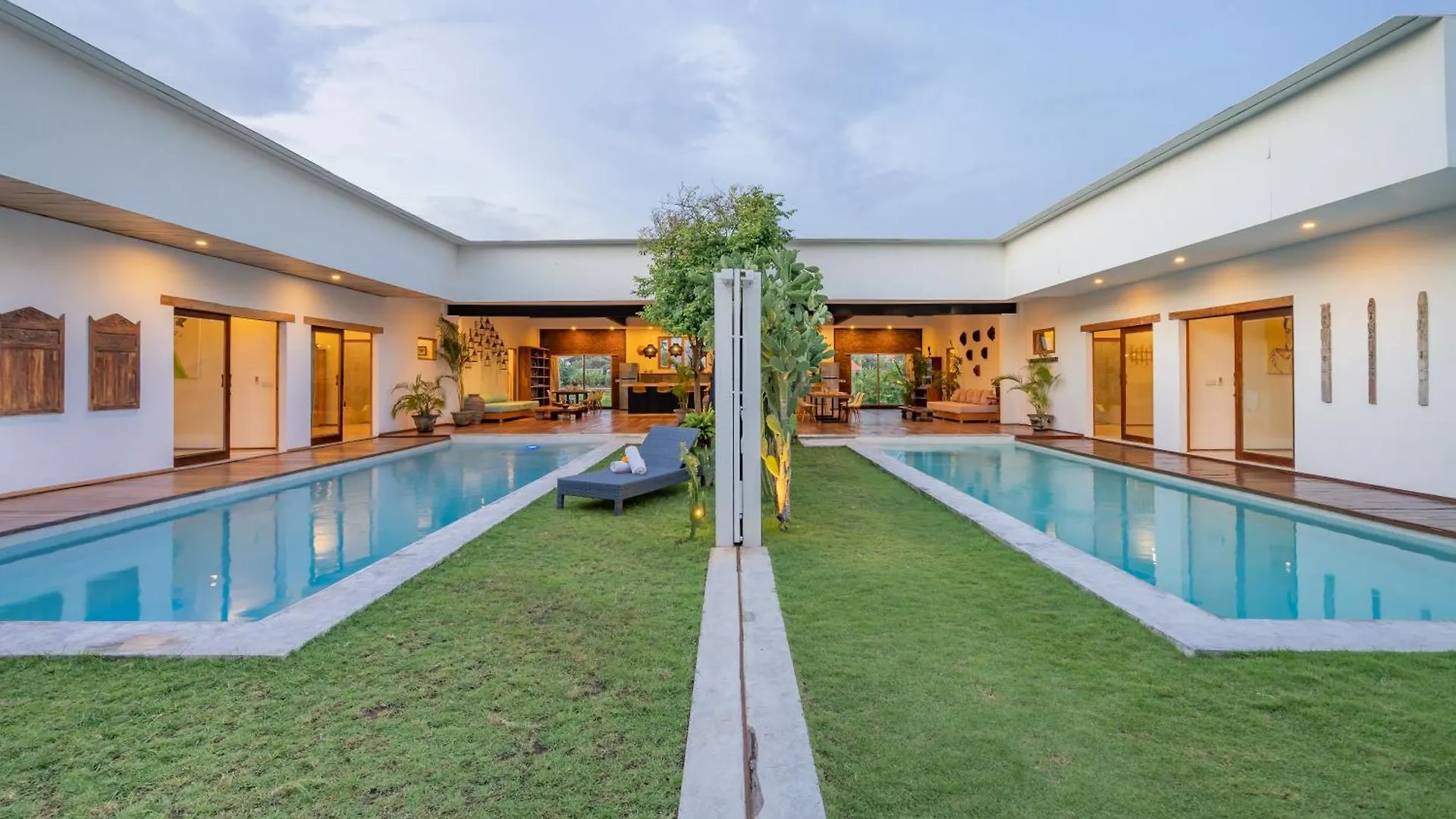 Villa Jannu By Dreamawaybali Seminyak  Indonesia