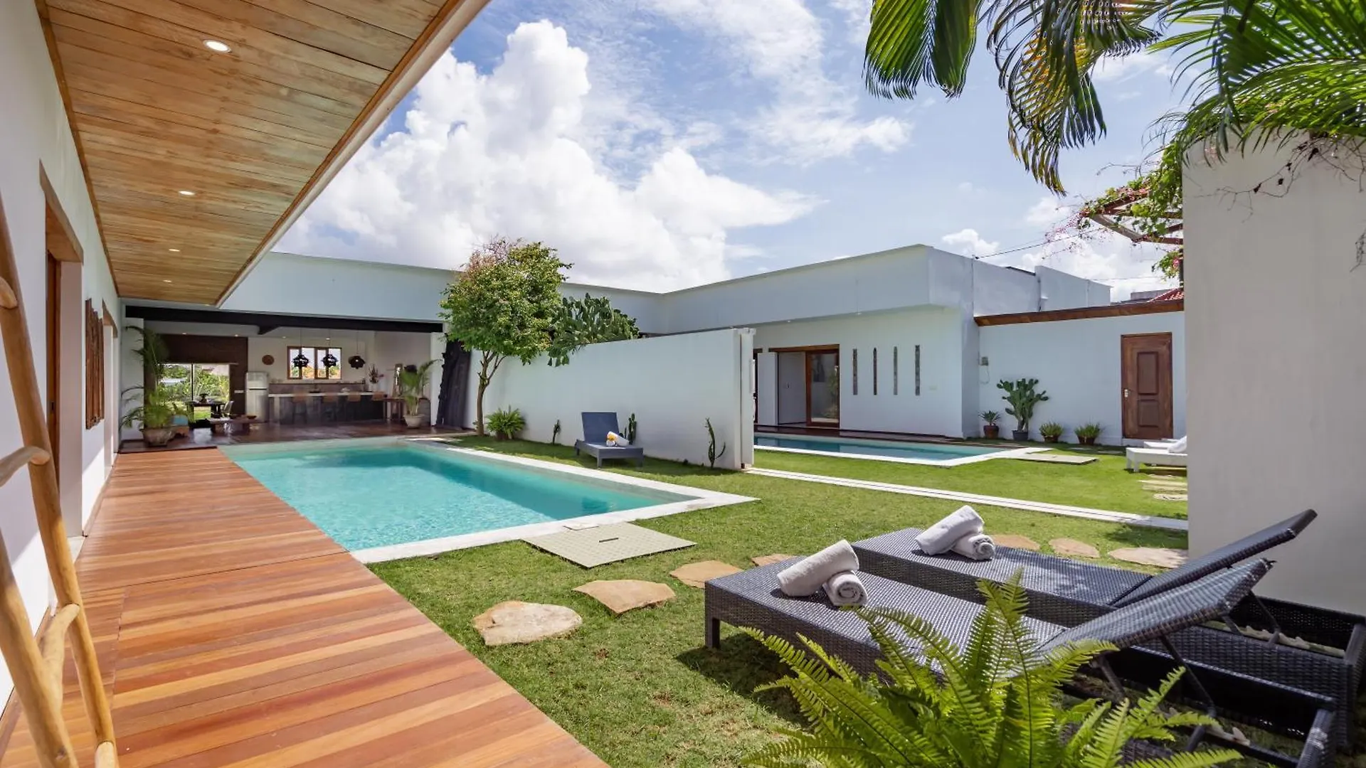 Villa Jannu By Dreamawaybali Seminyak  Indonesia